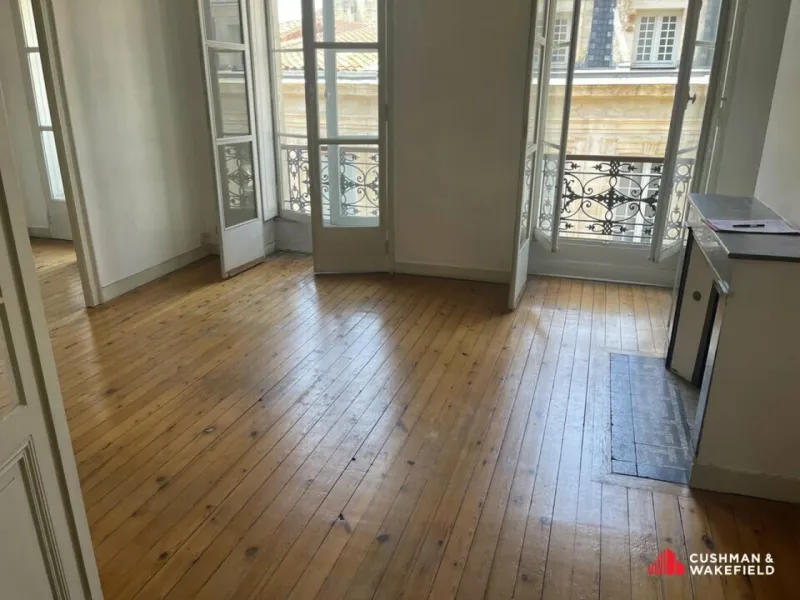 Local professionnel à louer à Bordeaux – 105 m² Cours Alsace Lorraine