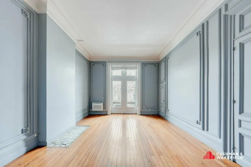 Local professionnel à louer à Bordeaux – 100 m² près du Parc Bordelais