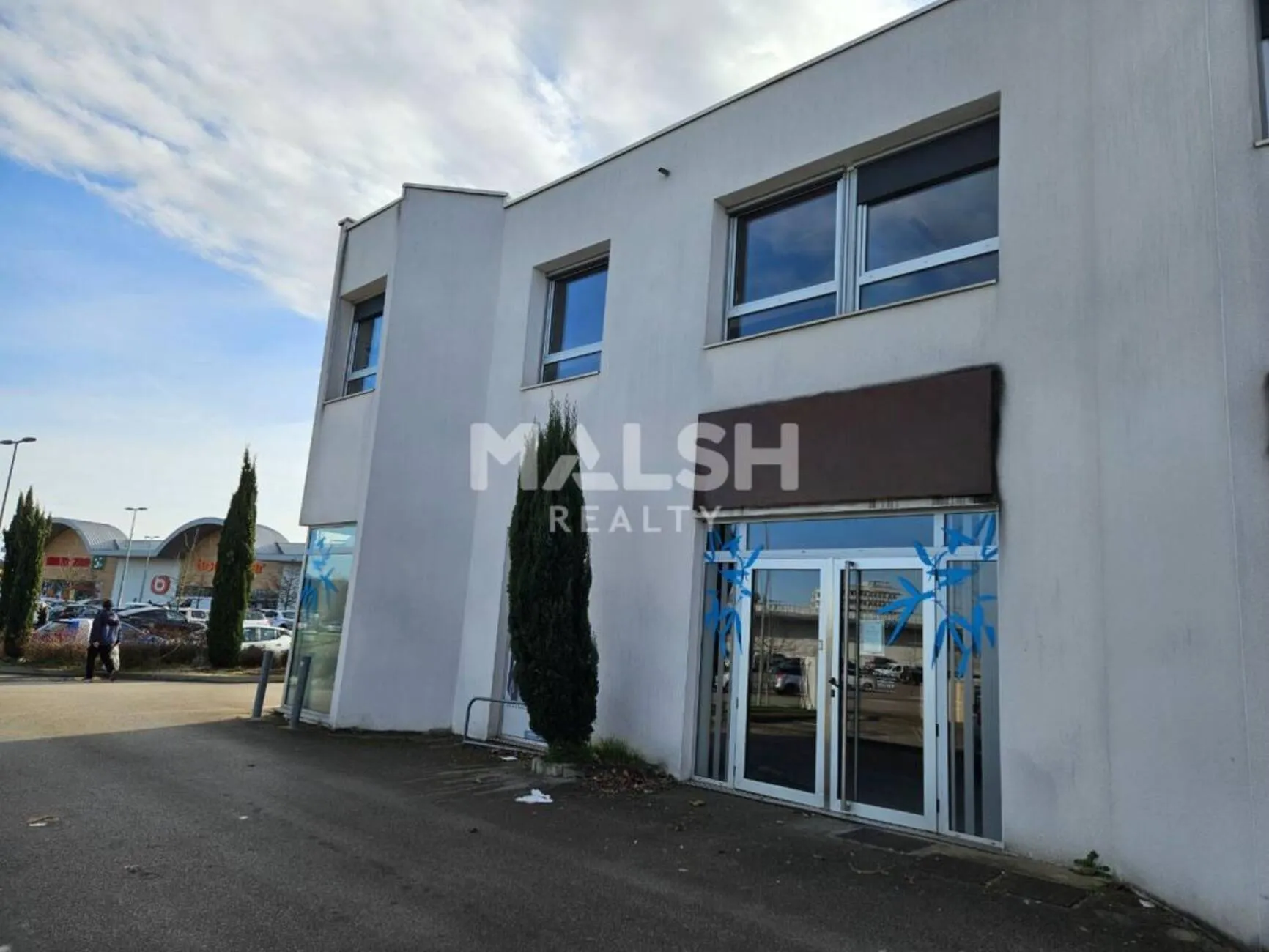 Location local professionnel 142 m² – Villefranche-sur-Saône (69400)