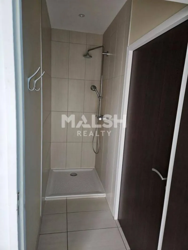 Location local professionnel 142 m² – Villefranche-sur-Saône (69400)