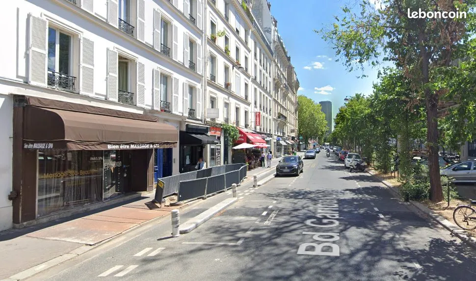 Local commercial à louer à Paris 15 – 90 m² – Cambronne