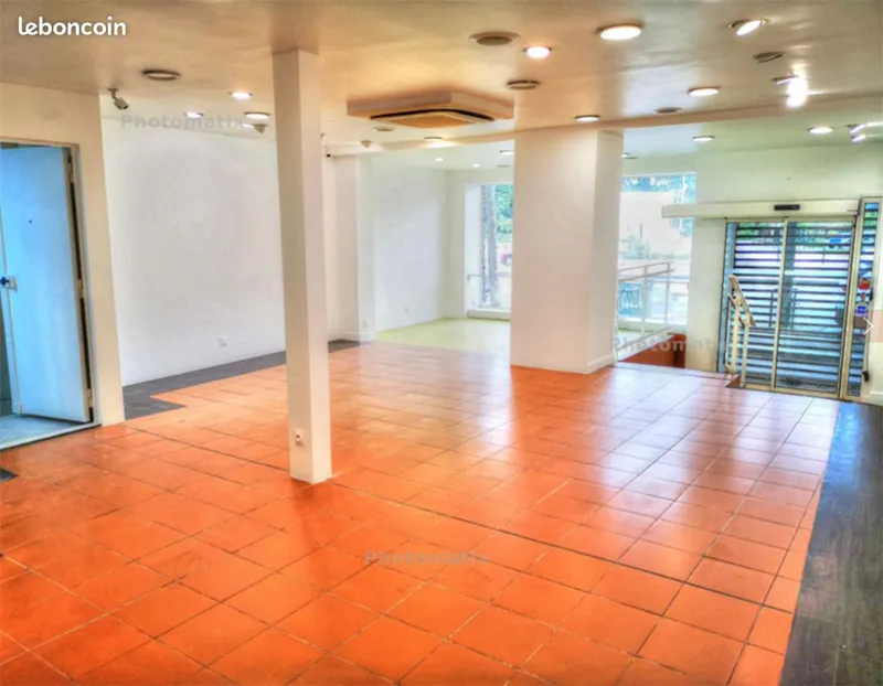 Local commercial à louer à Antony – 97 m² – Centre-ville