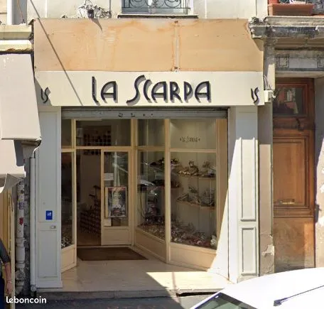 Local commercial à louer à Paris 11 – 47 m² – Voltaire