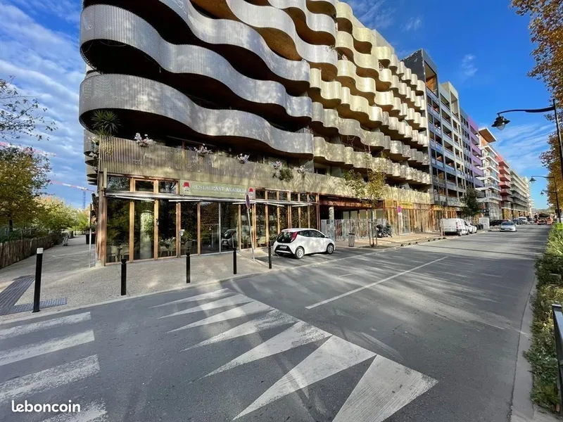 Local commercial à louer à L’Île-Saint-Denis – 113 m² – Écoquartier fluvial
