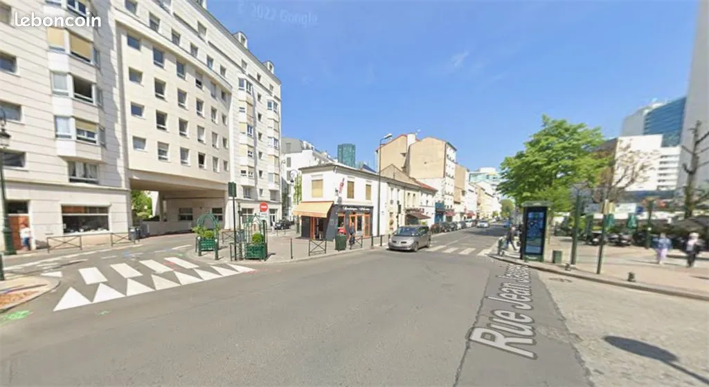 Local commercial à louer à Puteaux – 66 m² – Centre-ville