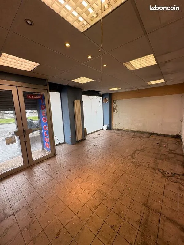 Local commercial à louer à Paris 12 – 60 m² – Porte Dorée