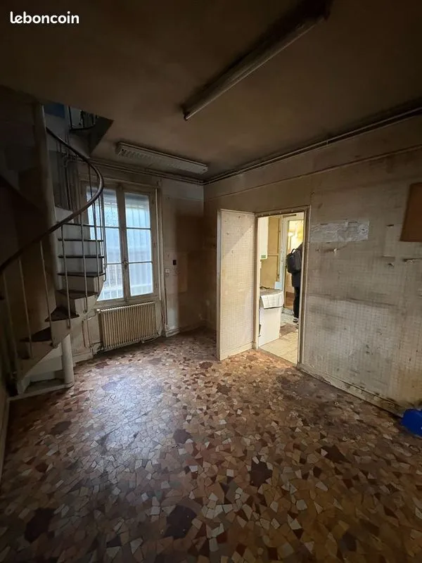 Local commercial à louer à Paris 12 – 60 m² – Porte Dorée