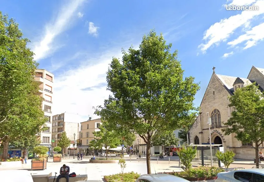 Local commercial à louer à Vanves – 95 m² – Centre-ville