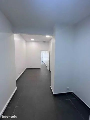 Local commercial à louer à Paris 10 – 61 m² – Château d’Eau / Gare de l’Est