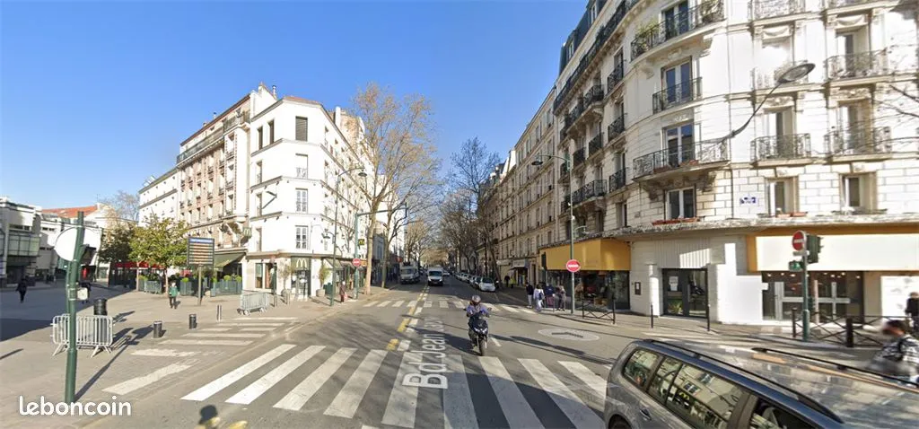 Local commercial à louer à Clichy – 151 m² – Mairie de Clichy