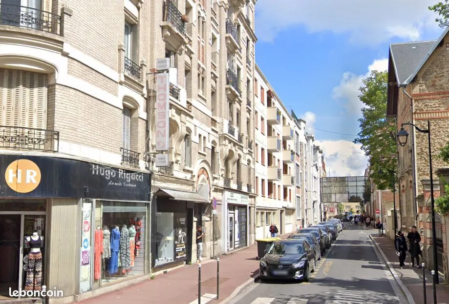 Local commercial à louer à Villeneuve-Saint-Georges – 136 m² – Proche RER