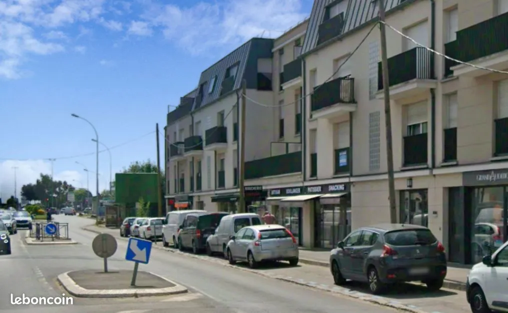 Local commercial à louer avec jardin à Chennevières-sur-Marne – 209 m²