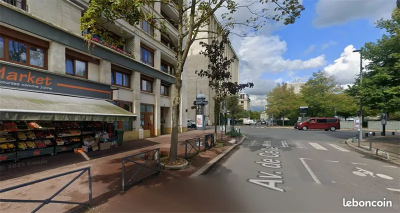 Local commercial à louer à Meudon – 137 m² – Meudon-la-Forêt