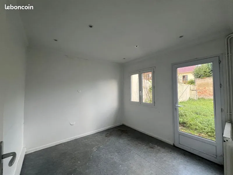 Local commercial à louer avec jardin au Raincy – 220 m² – Centre-ville