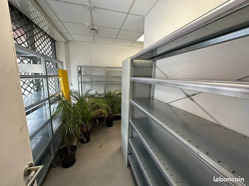 Local commercial à louer à Nogent-sur-Marne – 164 m² – Nogent Village / RER A