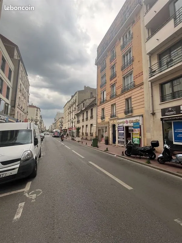 Local commercial à louer à Montrouge – 51 m² – Centre-ville