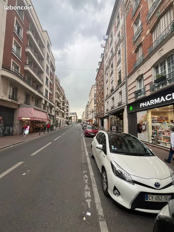 Local commercial à louer à Montrouge – 51 m² – Centre-ville