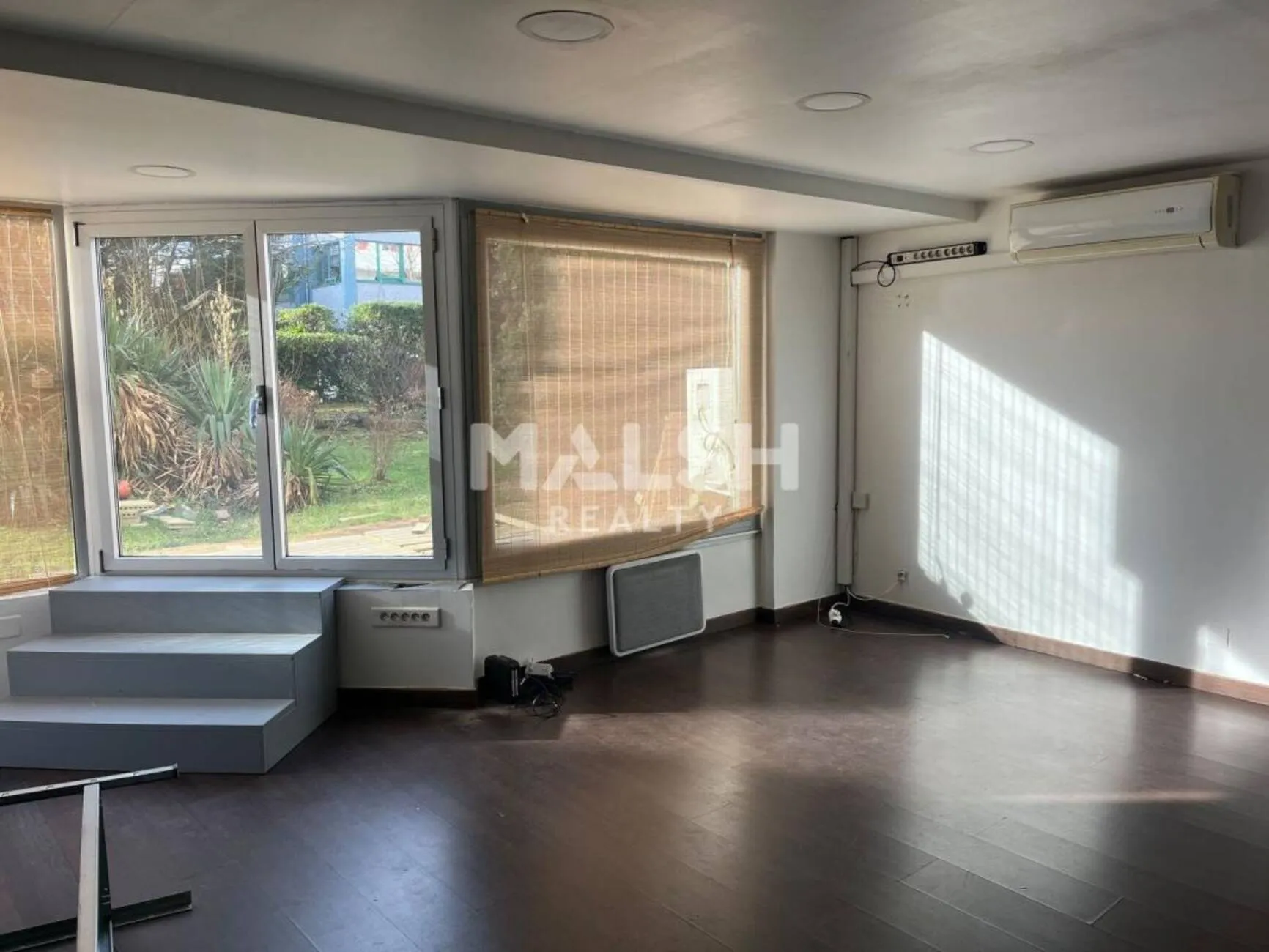 Local commercial 85 m² à louer avec jardin – Écully Monts d’Or