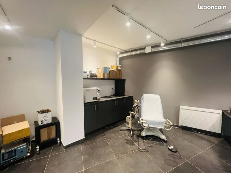 Local professionnel – 60 m² – Lille Esplanade / Citadelle