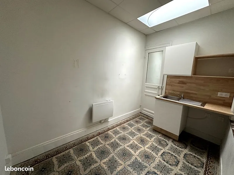 Local commercial – 60 m² – Lille Gambetta / Solférino (angle passant)