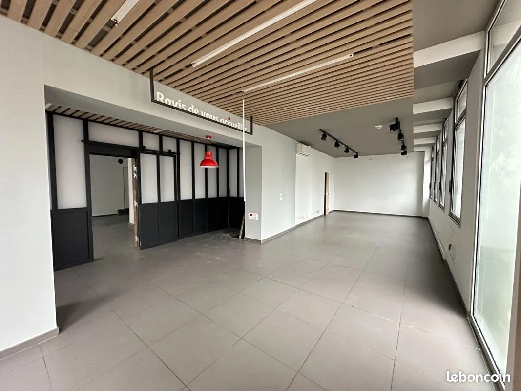 Local commercial – 120 m² – Vieux-Lille (angle premium)