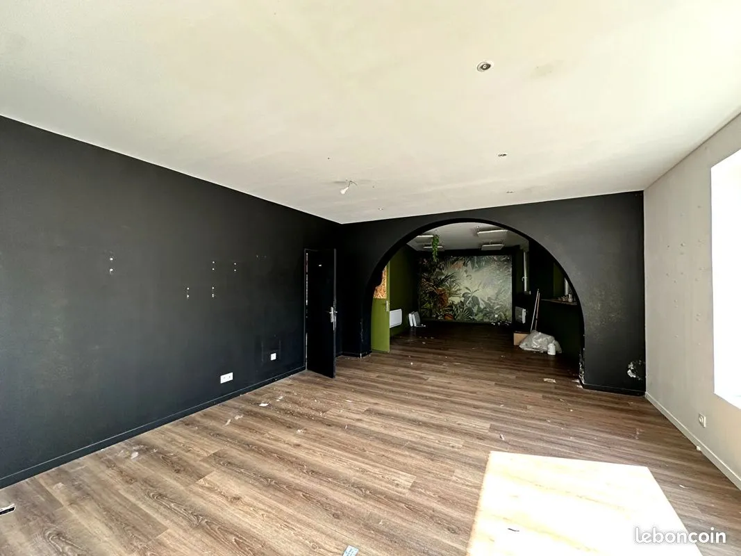 Local commercial – 100 m² – Loos