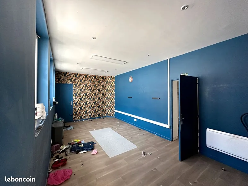 Local commercial – 100 m² – Loos