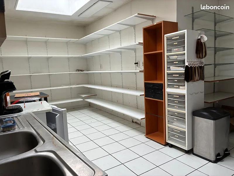 Local commercial – 88 m² – La Madeleine (angle place du marché)