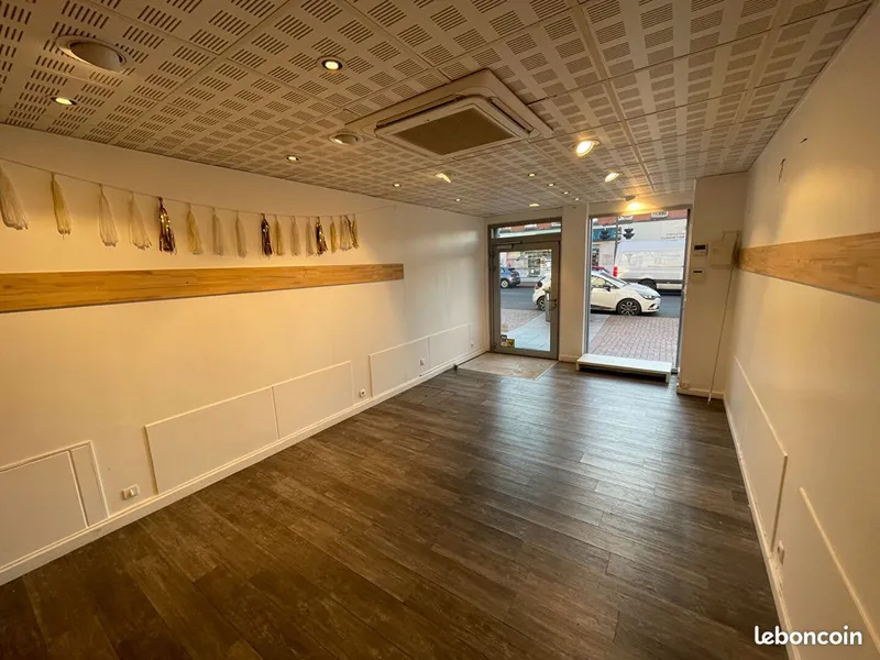 Local commercial – 138 m² – Croix Centre