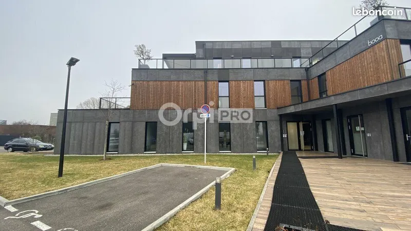 Local professionnel avec terrasse – 70 m² – Colmar / Wettolsheim