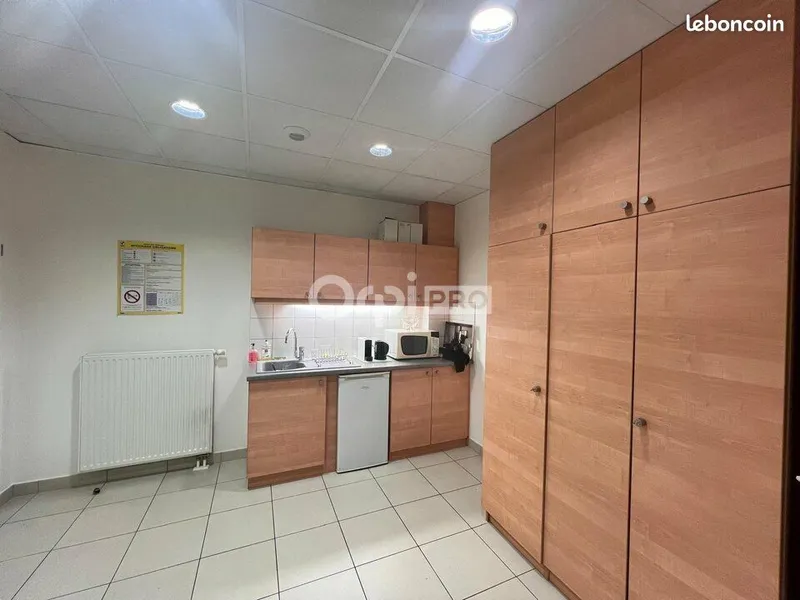 Local professionnel – 138 m² – Ostwald