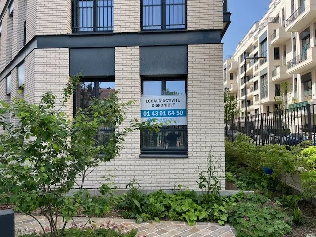 Murs bruts à louer professions de Santé - 170m²