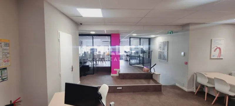 Local commercial de 90 m² – Idéal cabinet médical / paramédical – Villeurbanne Charpennes