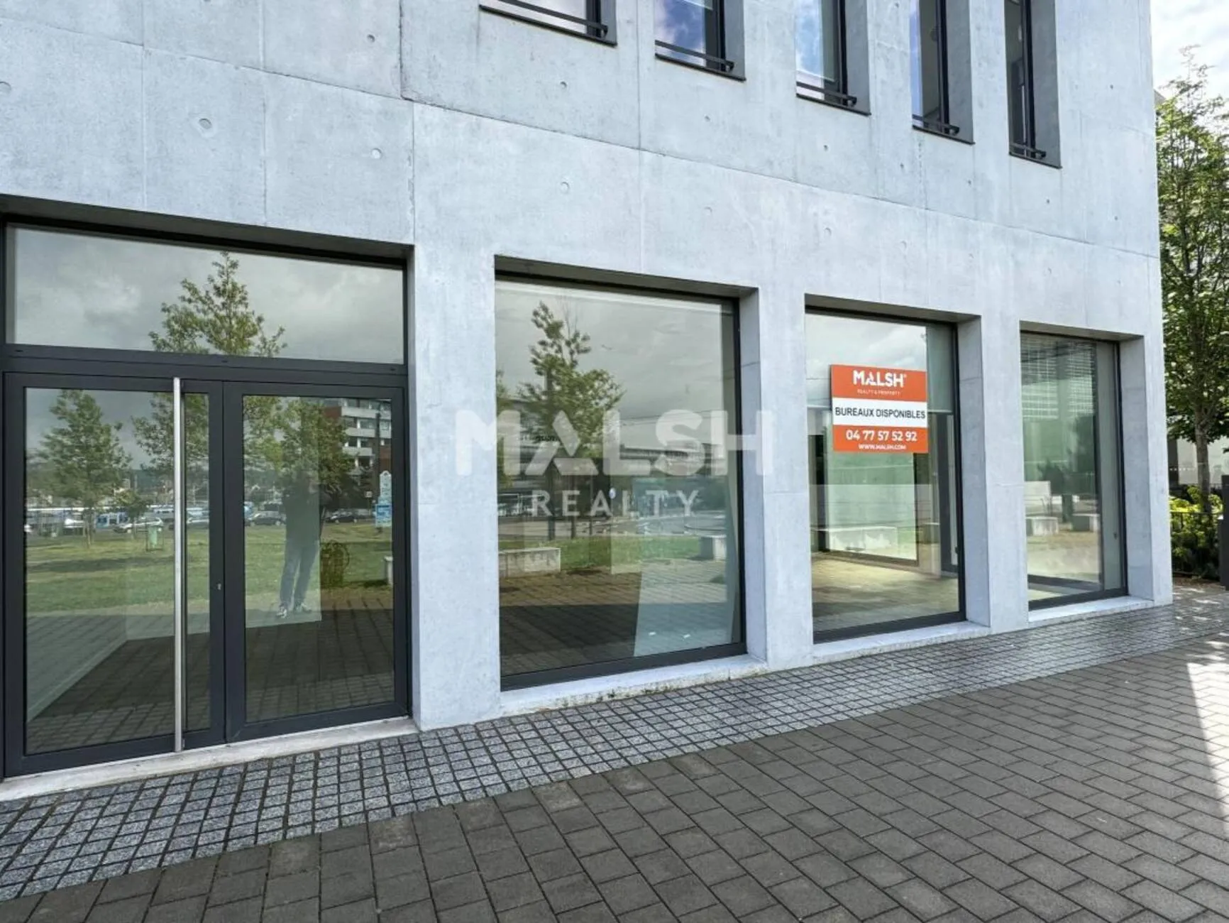 Local commercial 70 m² – Idéal activités médicales et paramédicales – Saint-Étienne (42000)