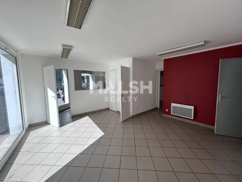 Local commercial d’angle 92 m² – Idéal cabinet médical ou paramédical – Lyon 7