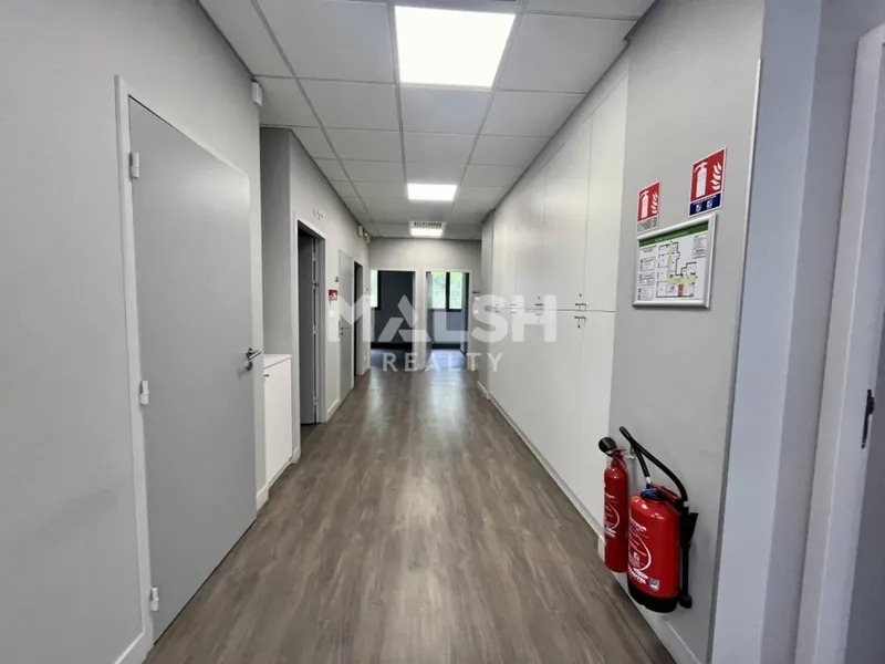 Local commercial 75 m² – Ancien centre dentaire – Idéal activités médicales et paramédicales – Lyon 9