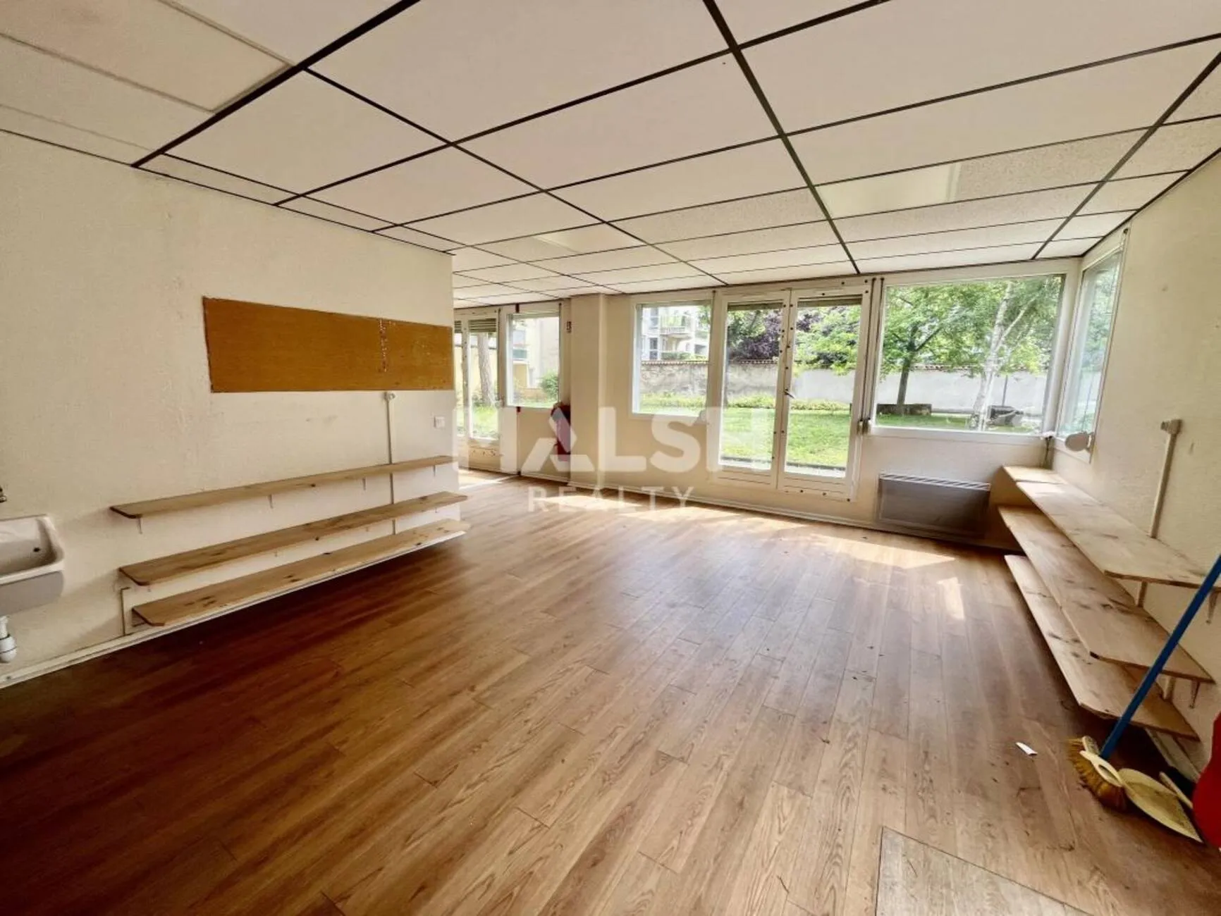 Local commercial 124 m² – Lyon 8