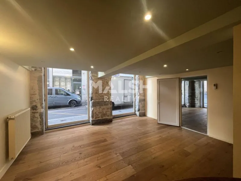 Local commercial 155 m² – Façade d’angle – Lyon 4