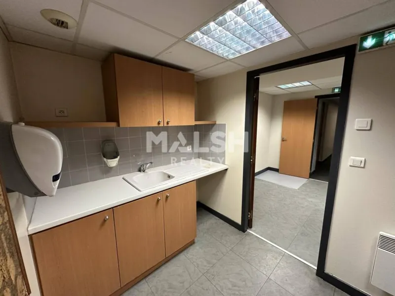 Local commercial 176 m² – Ancienne banque rénovée – Vienne (38200)