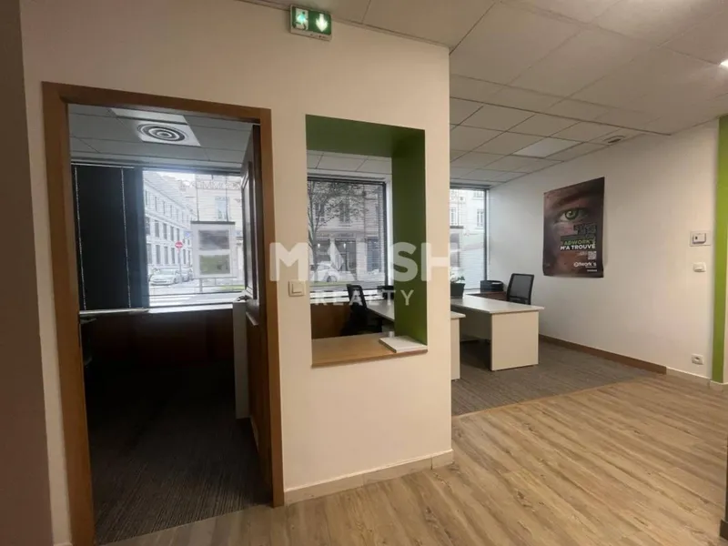 Local commercial 178 m² – Ancienne banque – Lyon 6