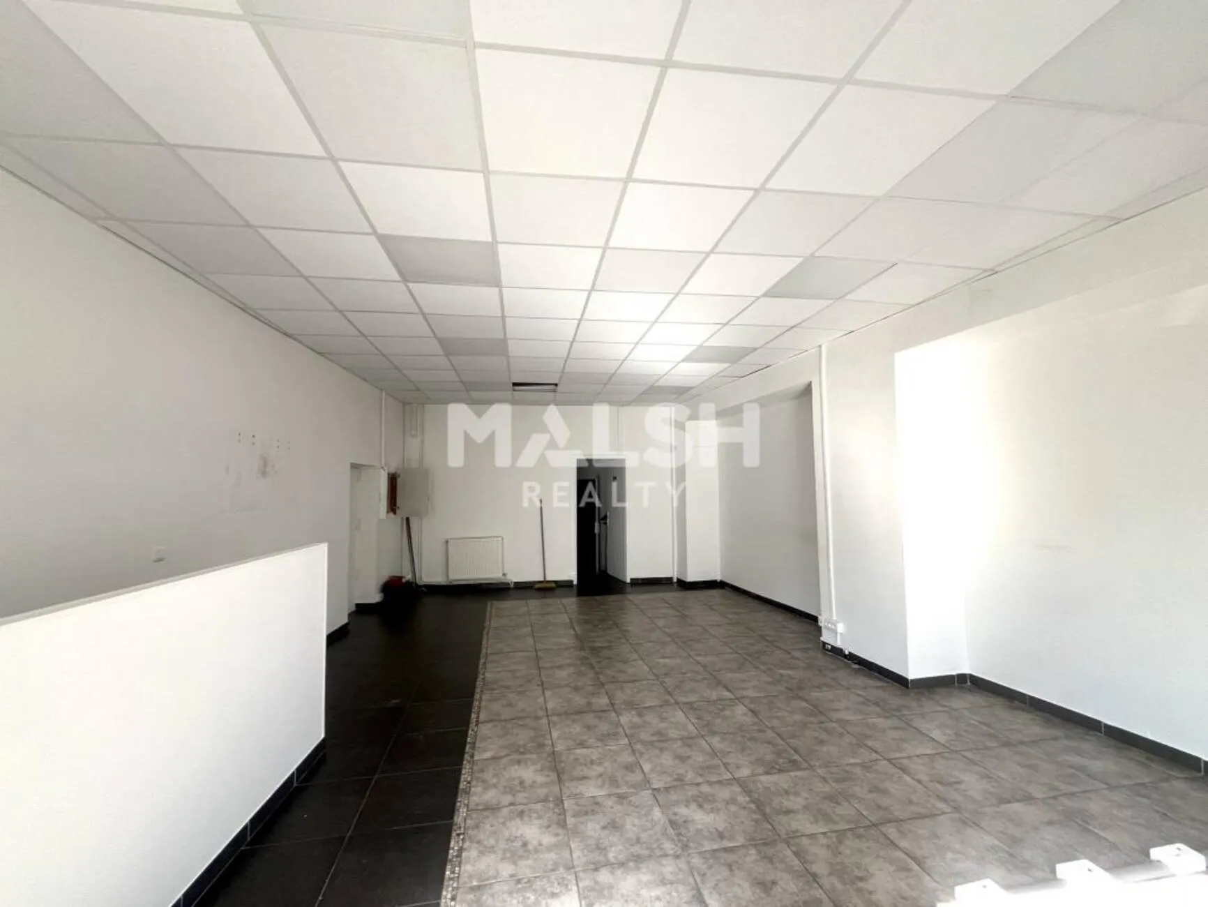 Local commercial 81 m² – Centre-ville – Vénissieux