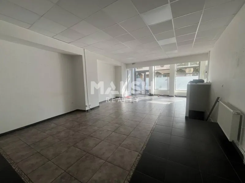Local commercial 81 m² – Centre-ville – Vénissieux