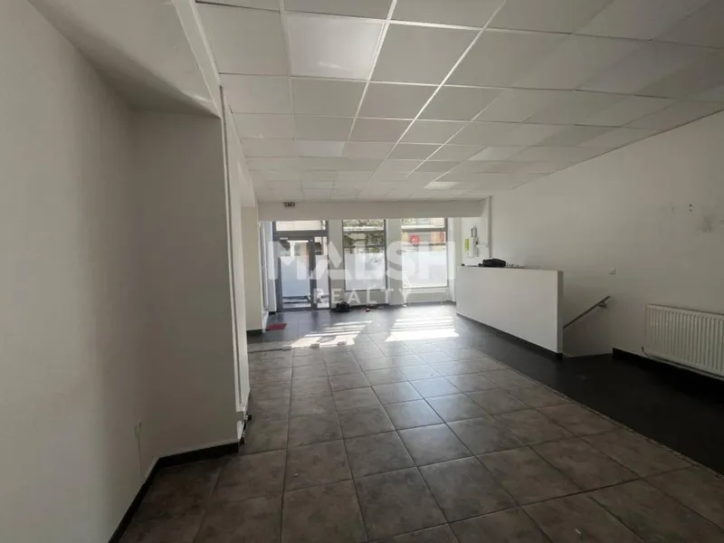 Local commercial 81 m² – Centre-ville – Vénissieux