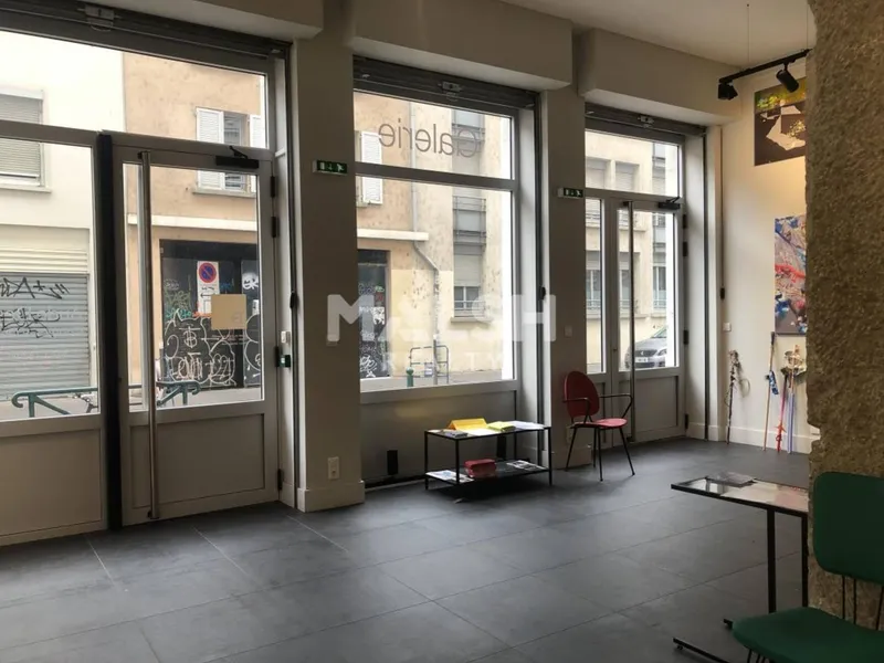 Local commercial 76 m² – Refait à neuf – Lyon 7