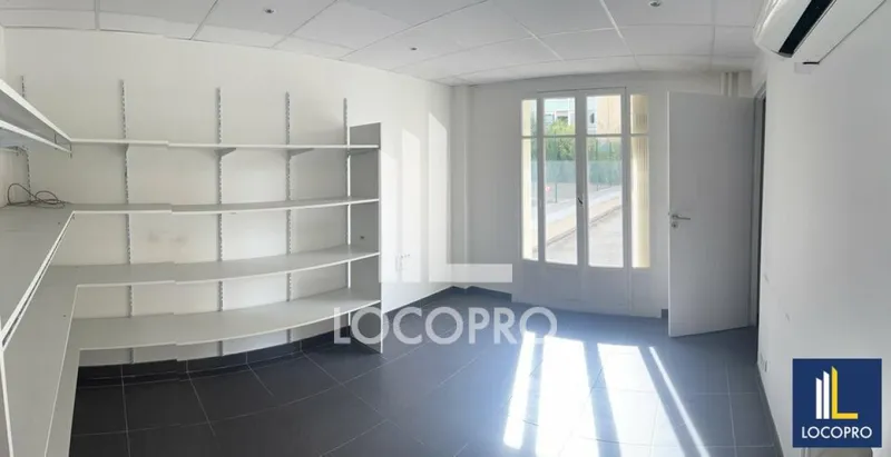 Local commercial à louer – 59 m² – Antibes (06)