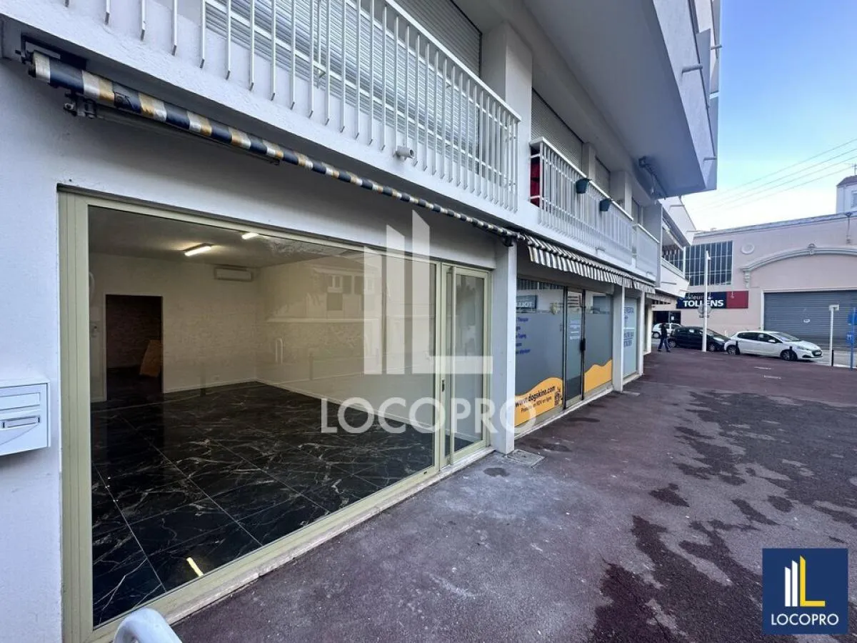 Local commercial à louer – 78 m² – Cannes (06)