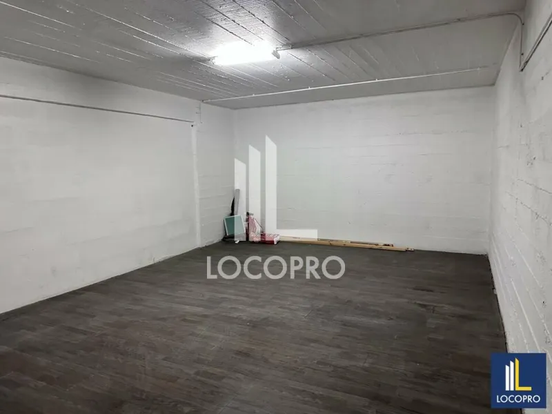 Local commercial à louer – 78 m² – Cannes (06)