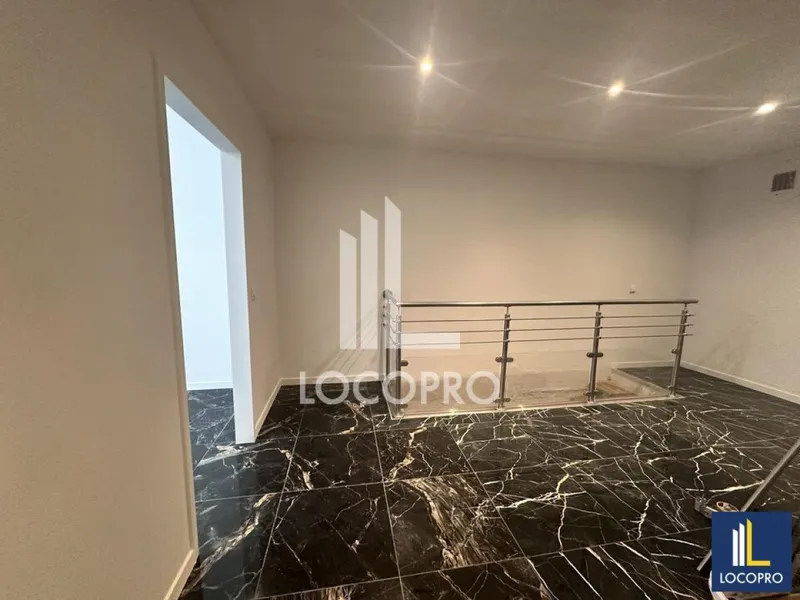 Local commercial à louer – 78 m² – Cannes (06)