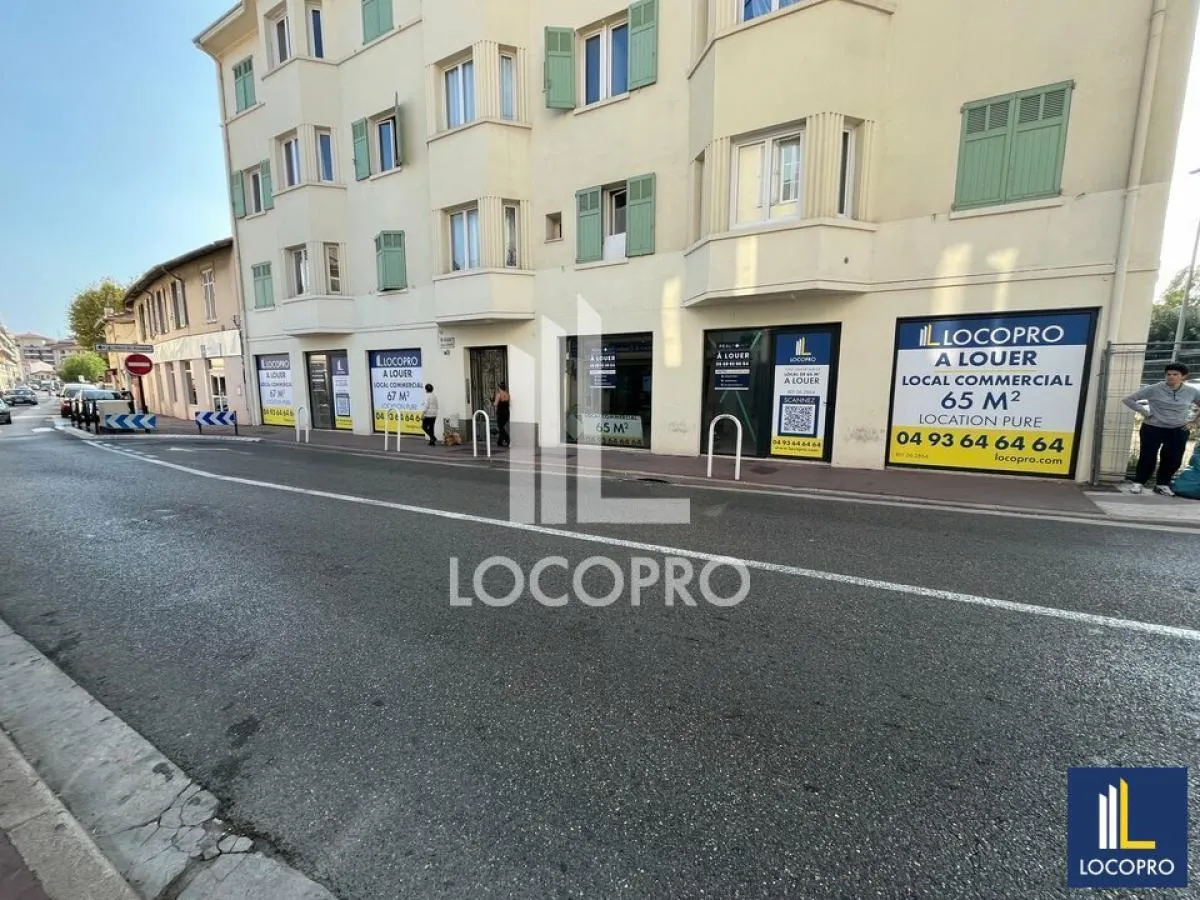 Local commercial à louer – 65 m² – Cannes La Bocca (06)