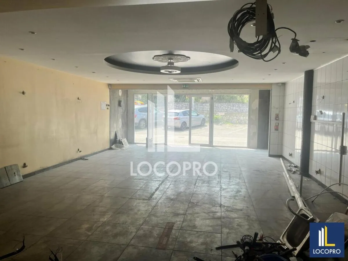 Local commercial à louer - 99 m² – Grasse (06)